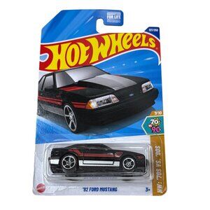 Hot Wheels 92 Ford Mustang HW 70s vs 90s 7/10 NOC